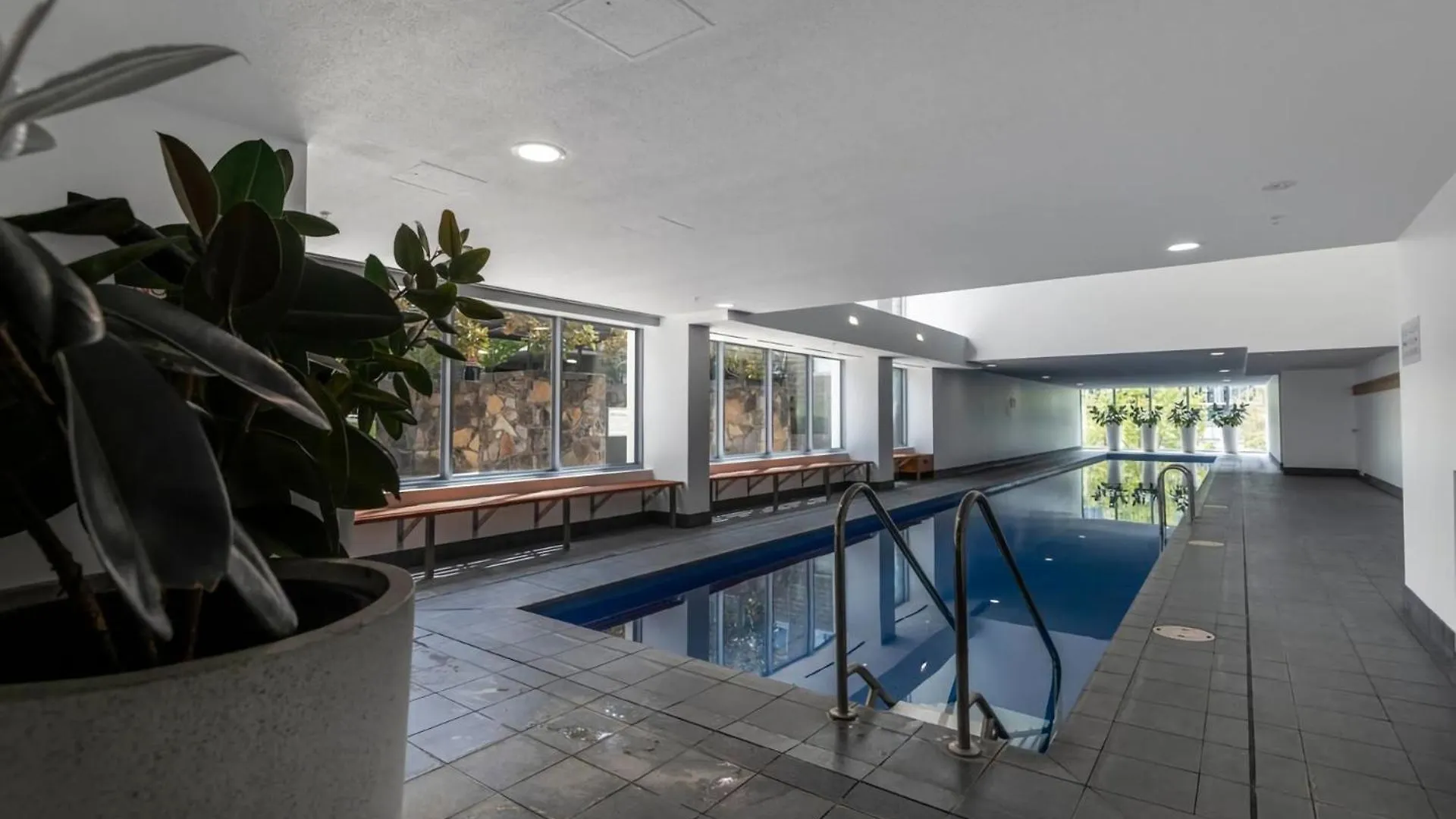 London Circuit City Hideaway Canberra