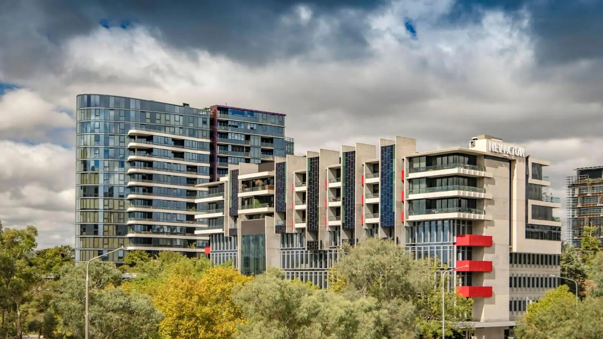 London Circuit City Hideaway Canberra
