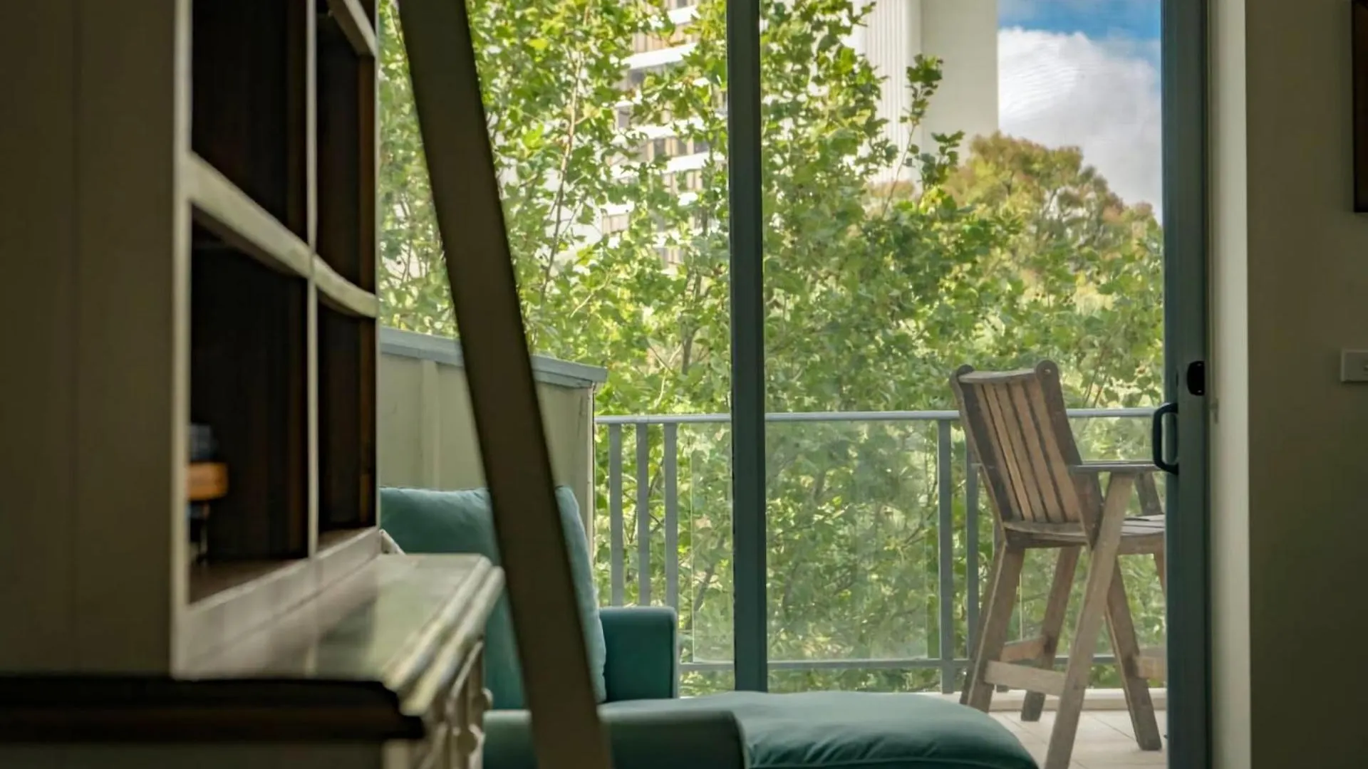 Apartment London Circuit City Hideaway Canberra Australia