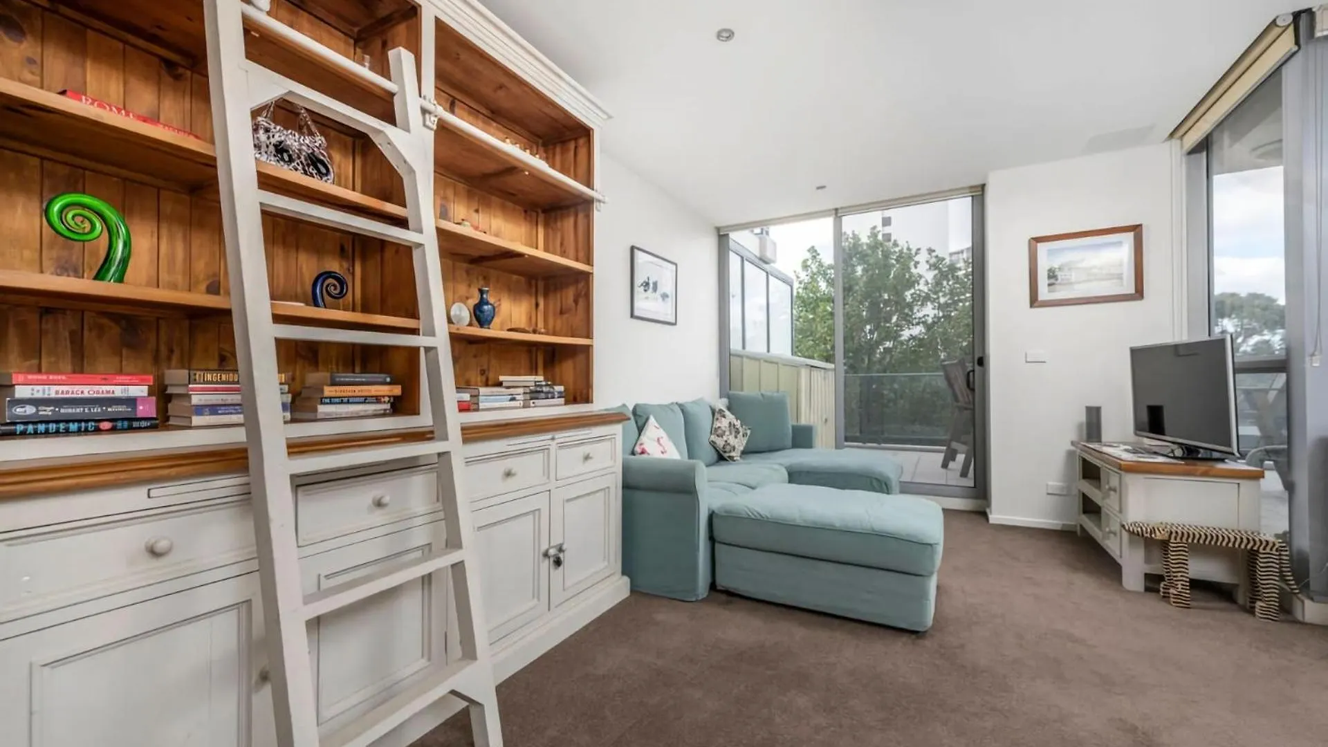 Apartment London Circuit City Hideaway Canberra